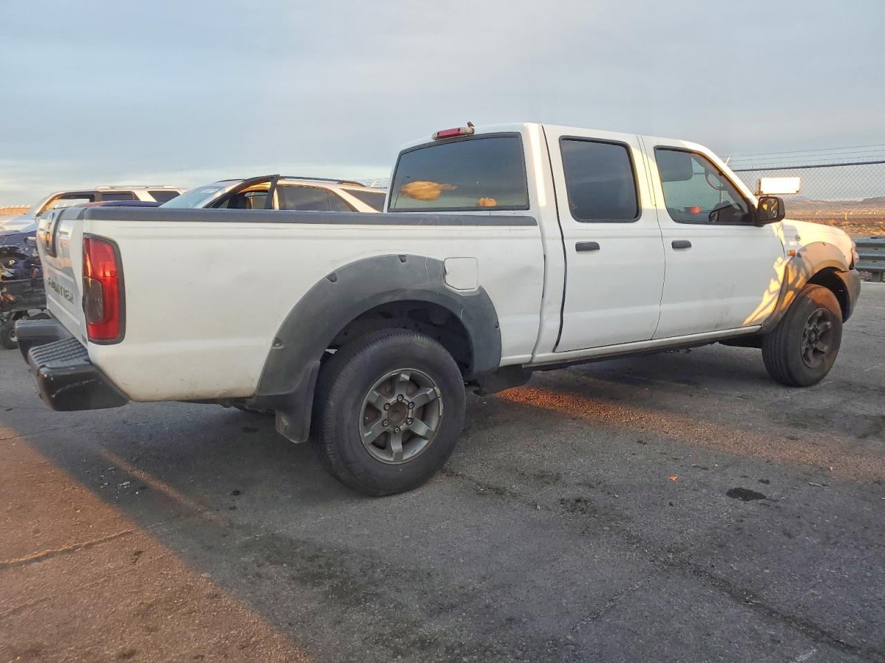 2002 Nissan Frontier Crew Cab Xe - Фото 3