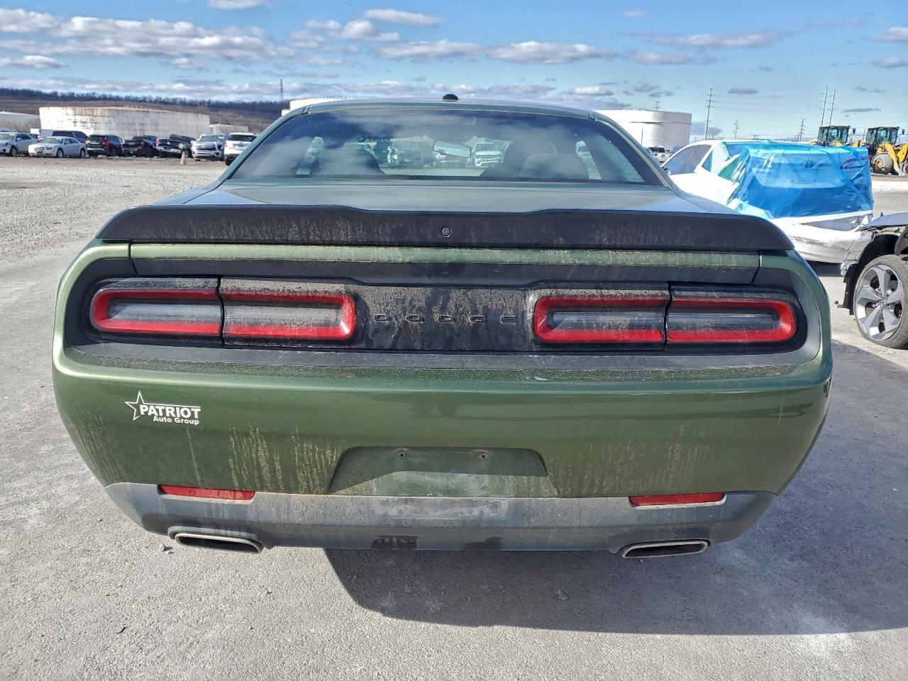 2022 Dodge Challenger Sxt - Image 6