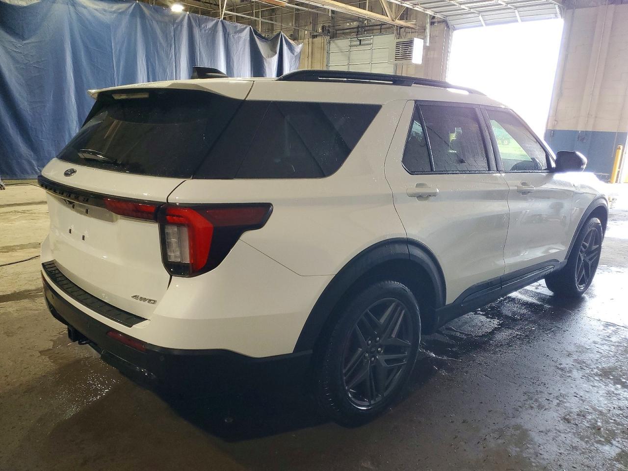 2025 Ford Explorer St-Line - Фото 3