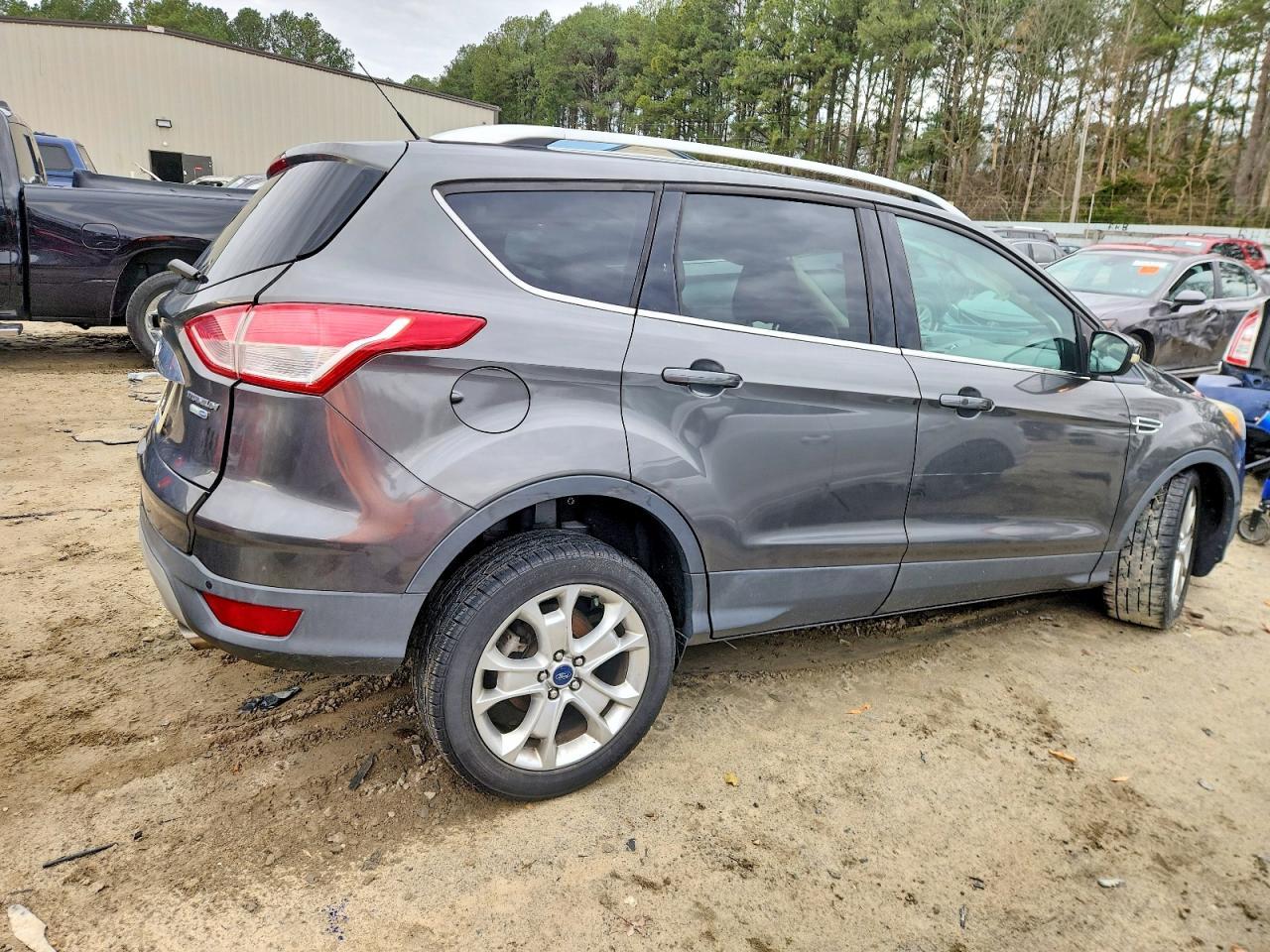 2016 Ford Escape Titanium - Фото 3