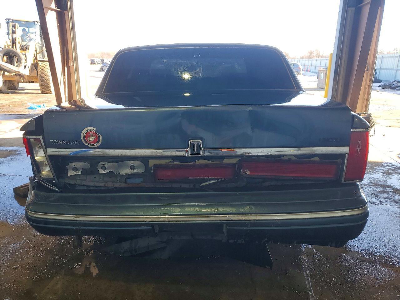 1996 Lincoln Town Car Executive - Фото 6