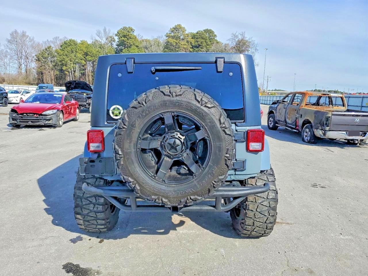 2015 Jeep Wrangler Unlimited Sahara - Фото 6