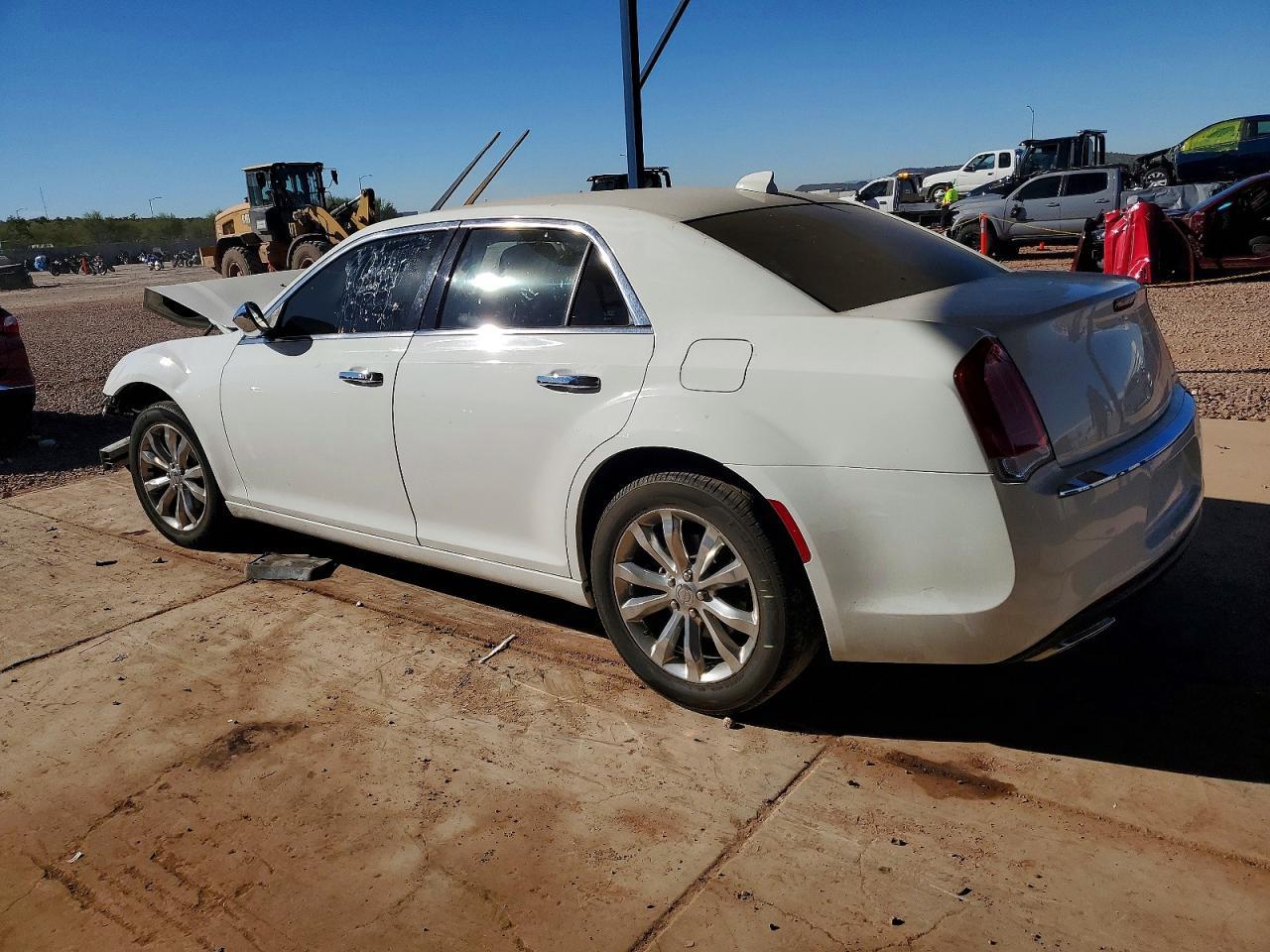 2018 Chrysler 300 Limited - Фото 2