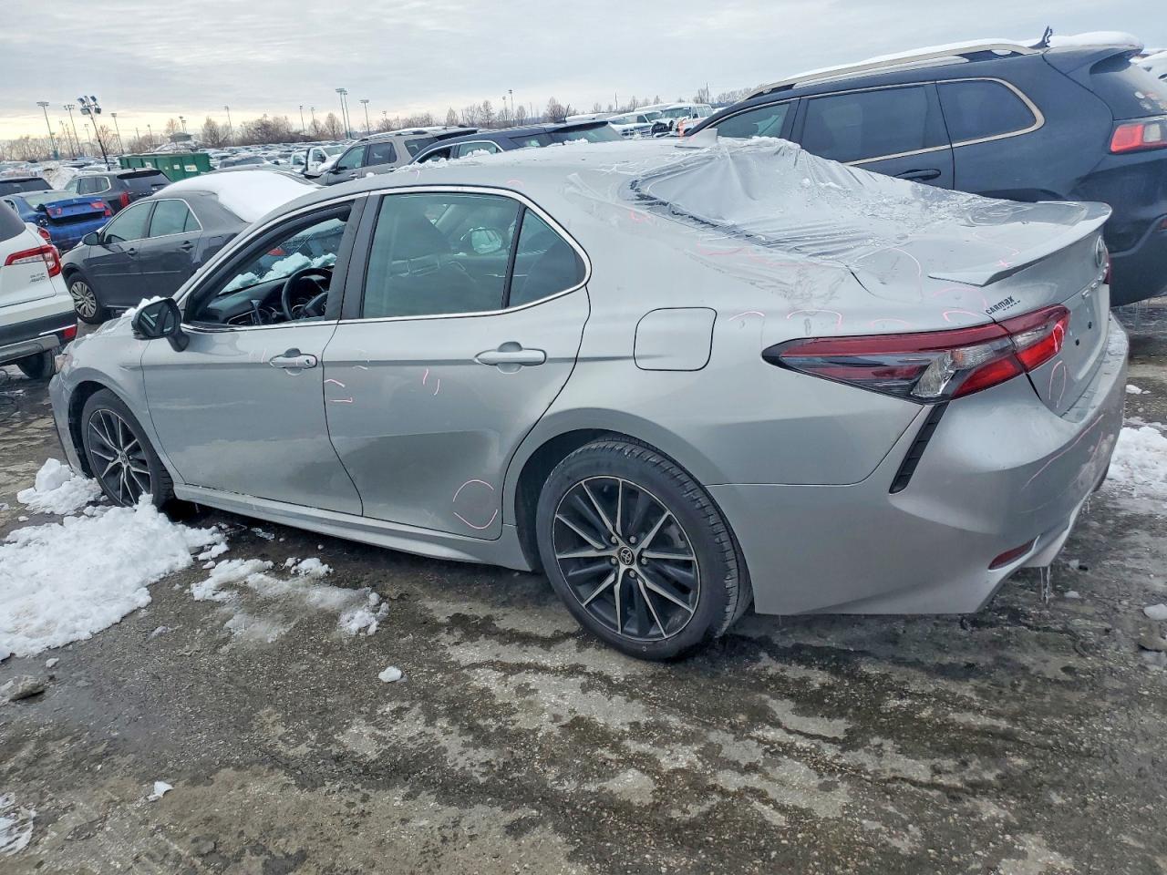 2022 Toyota Camry Se - Image 2