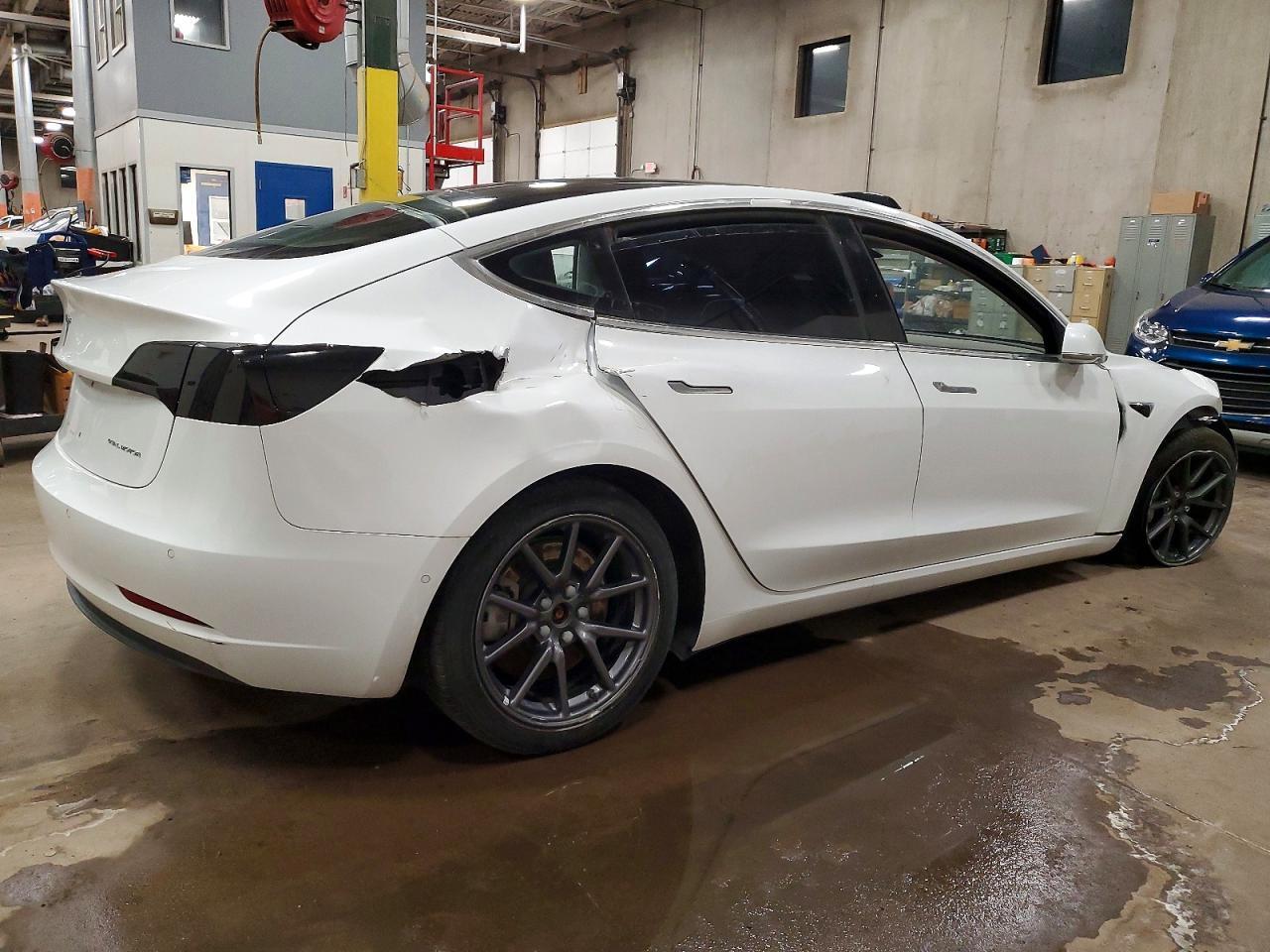 2018 Tesla Model 3 - Image 3