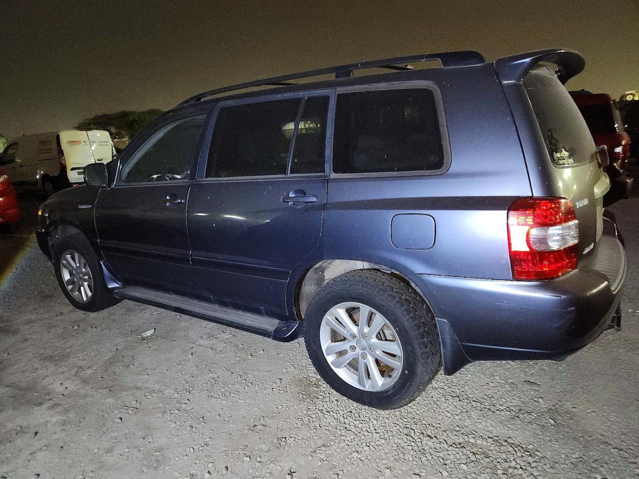 2006 Toyota Highlander Hybrid - Image 2