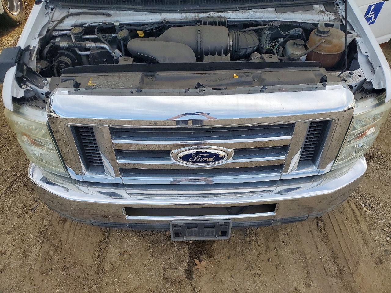 2015 Ford E450Sd Amb Shuttle Bus - Image 7