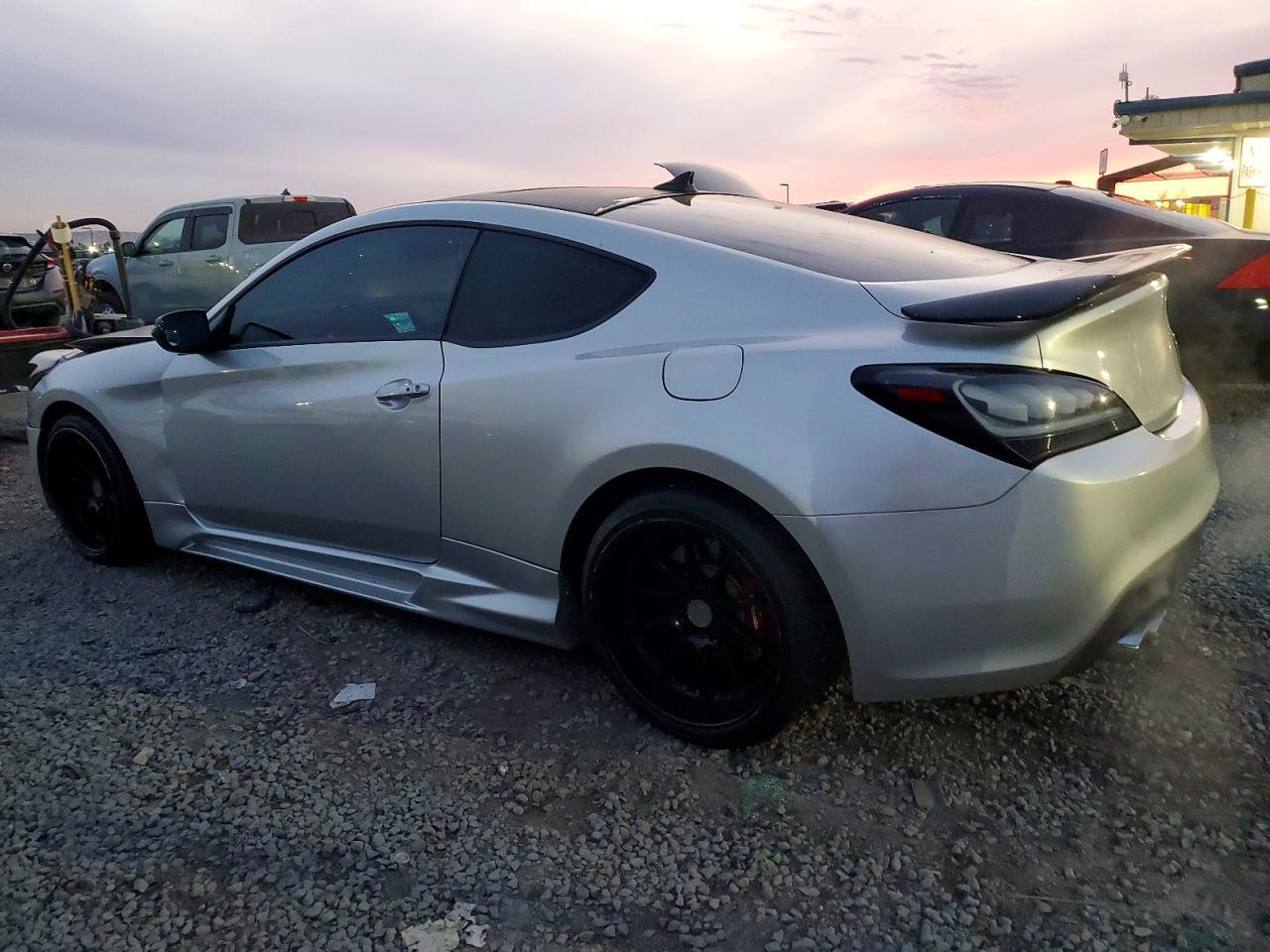 2013 Hyundai Genesis Coupe 3.8 Track - Image 2