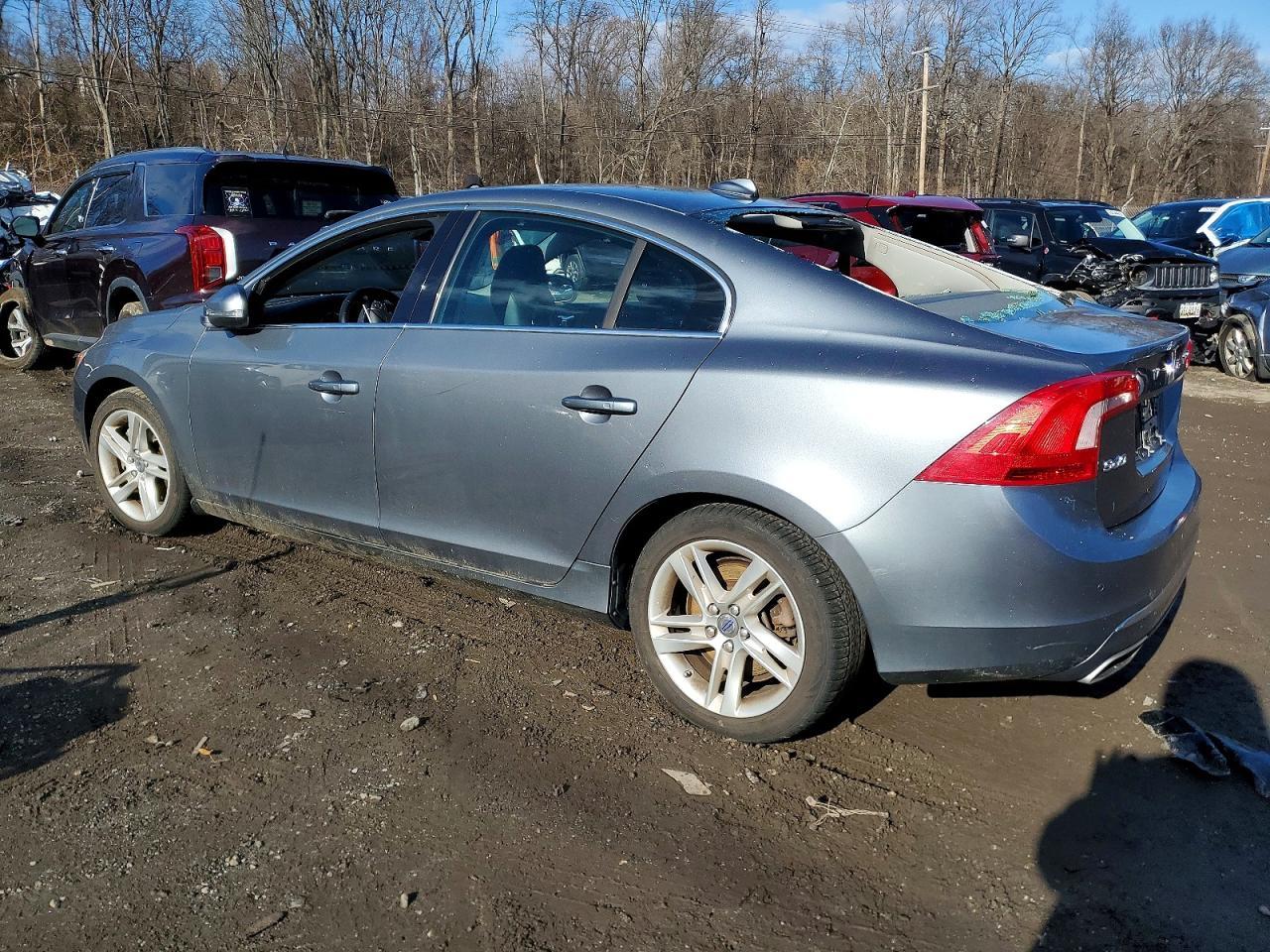 2016 Volvo S60 Platinum - Фото 2