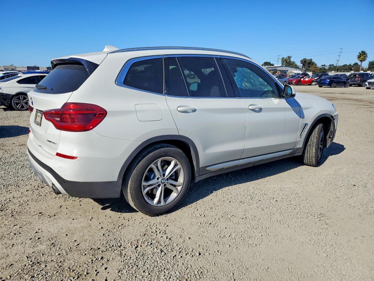 2020 BMW X3 Sdrive30I - Фото 3