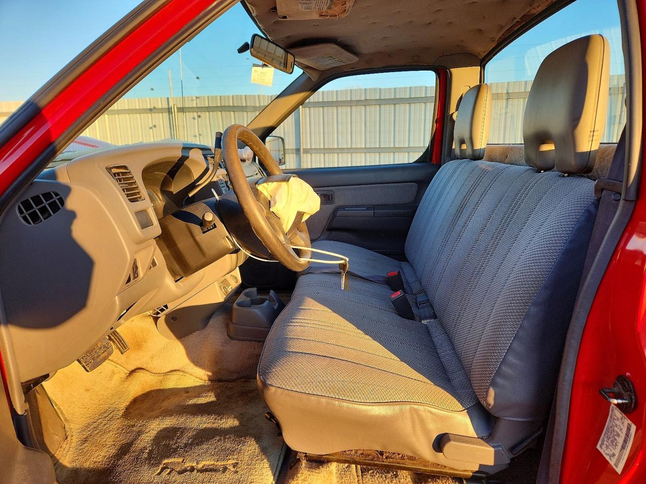 1998 Nissan Frontier Xe - Image 7