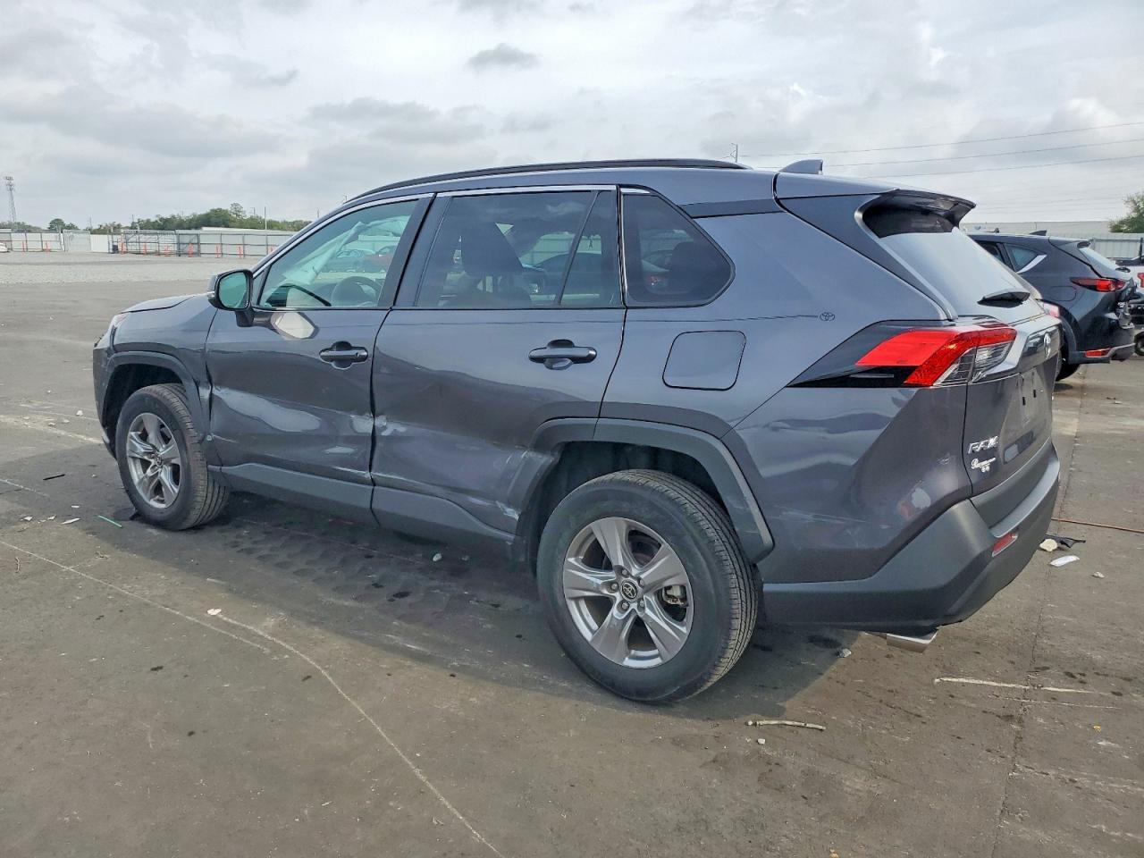 2022 Toyota Rav4 Xle - Image 2