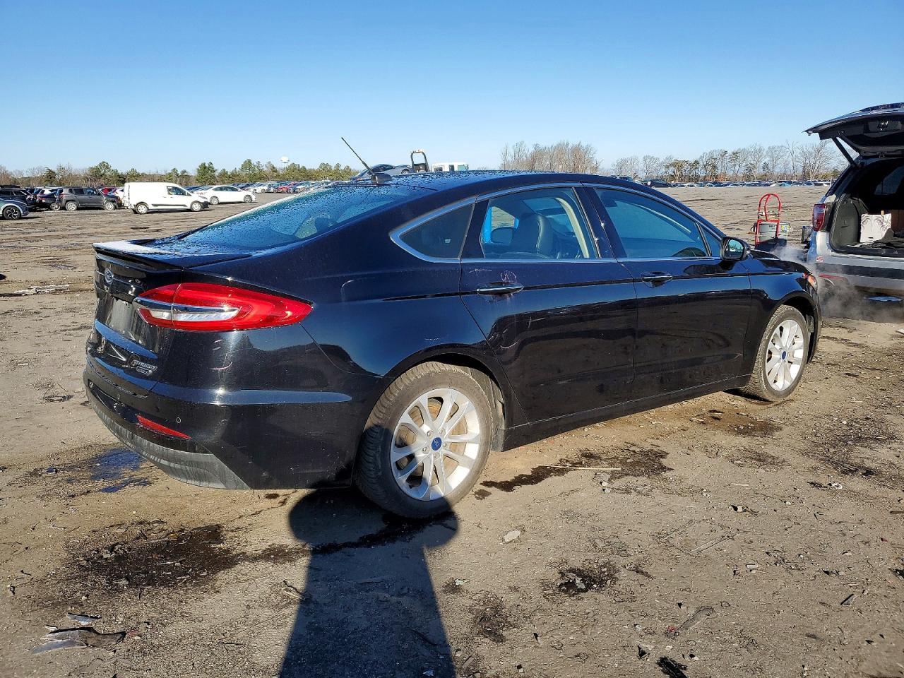 2020 Ford Fusion Titanium - Фото 3