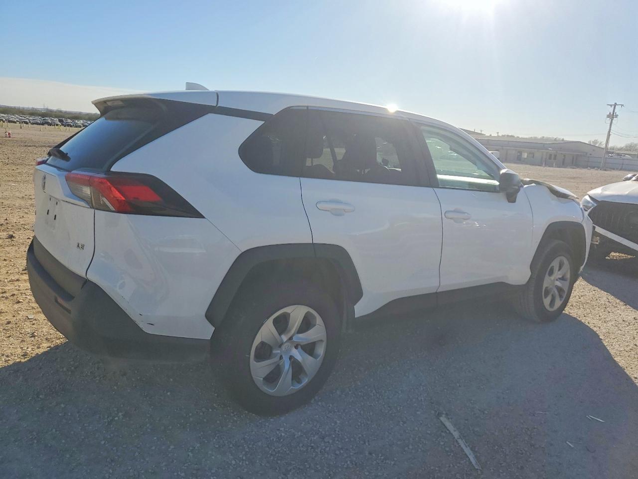 2023 Toyota Rav4 Le - Image 3