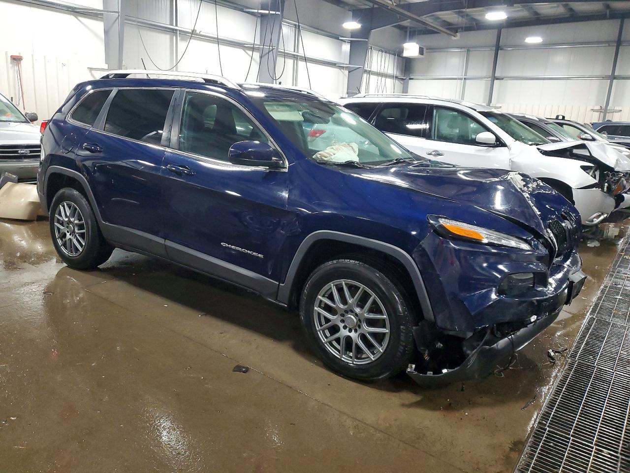 2016 Jeep Cherokee Latitude - Фото 4