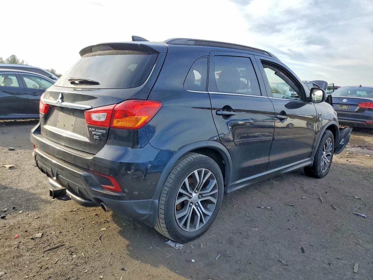 2018 Mitsubishi Outlander Sport Sel - Image 3