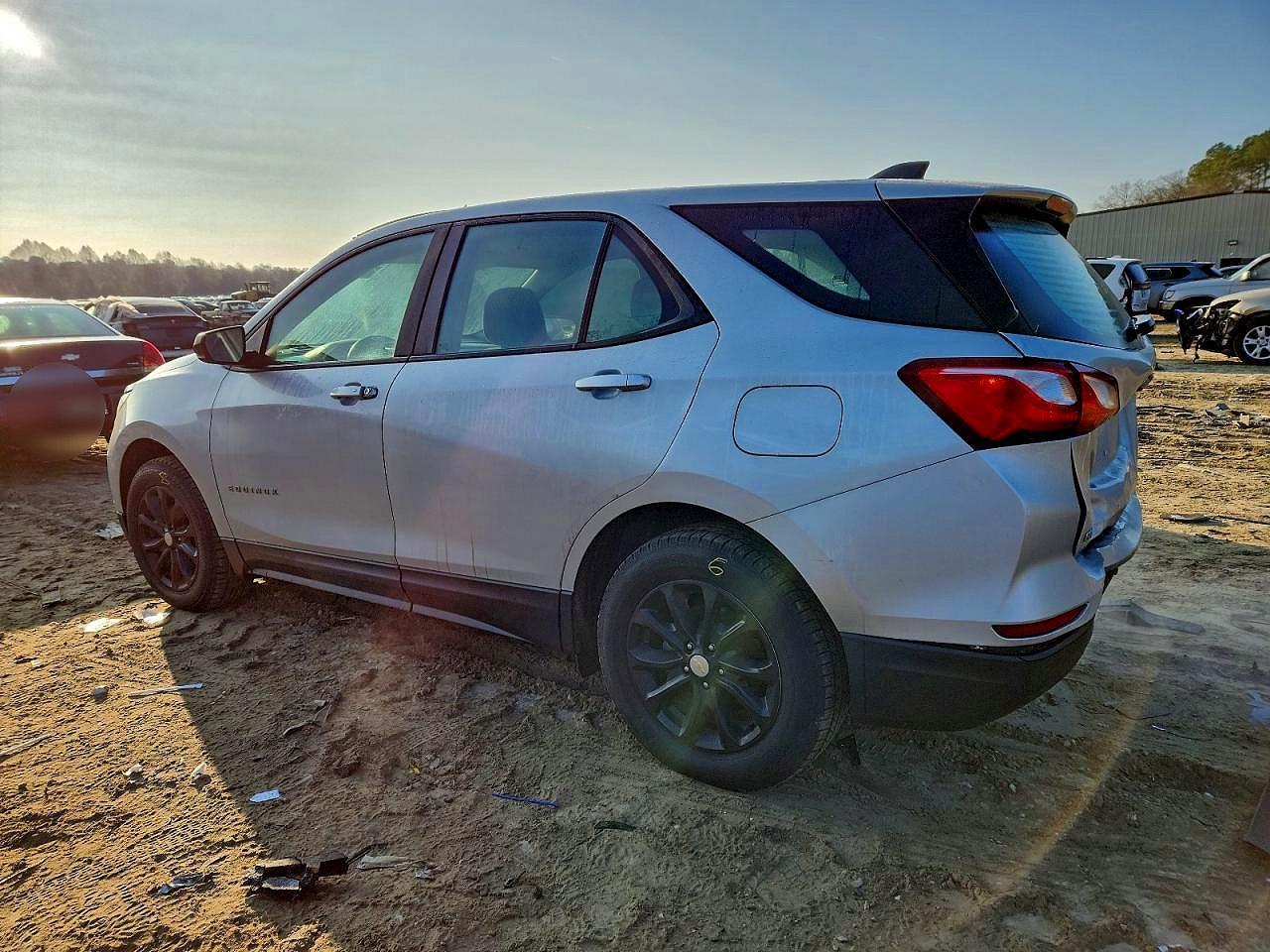 2020 Chevrolet Equinox Ls - Image 2
