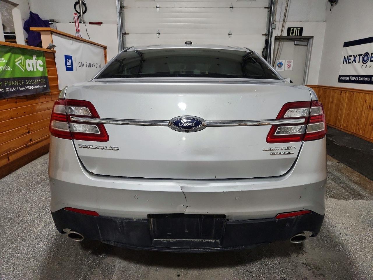 2013 Ford Taurus Limited - Image 6