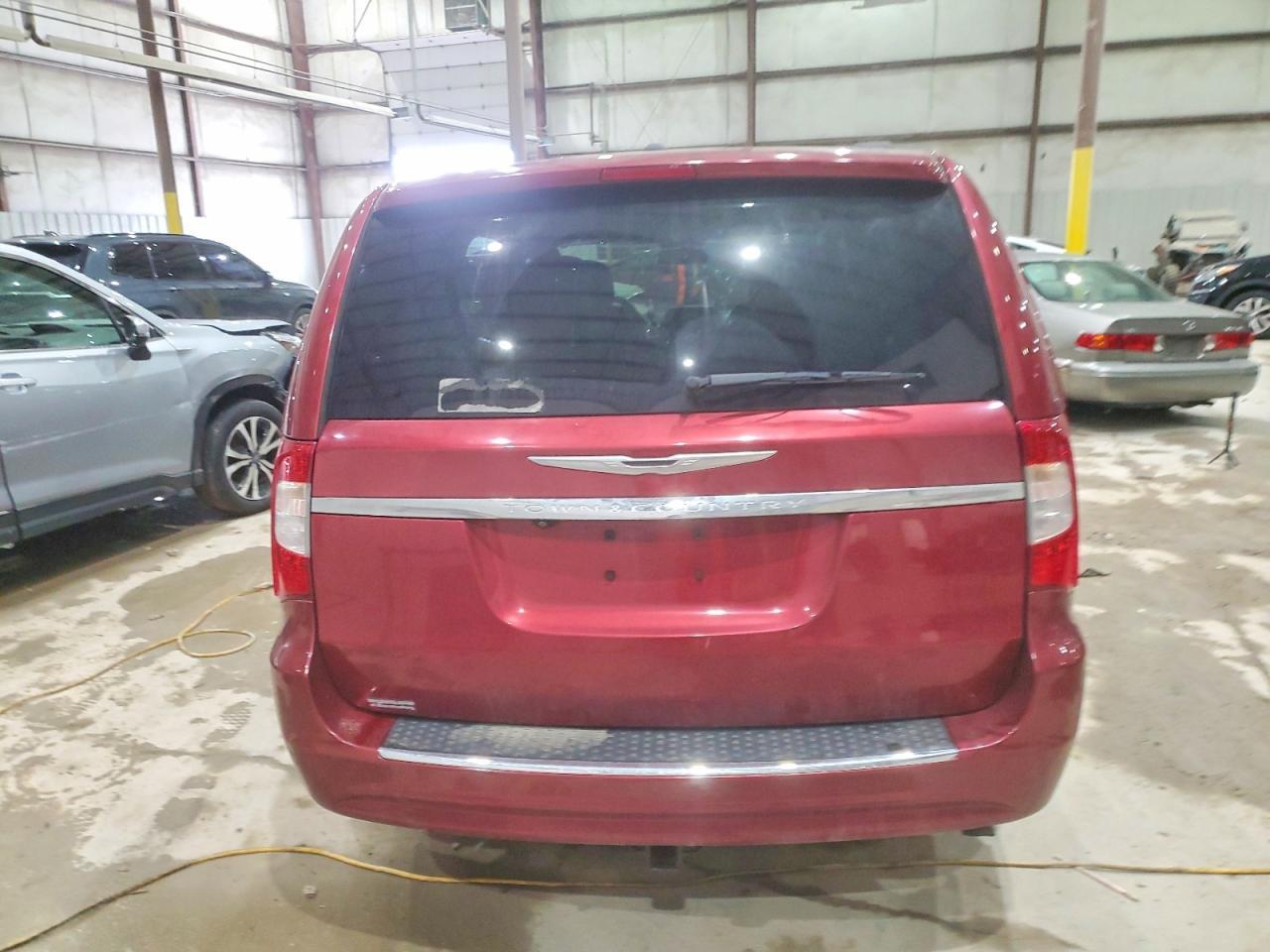 2016 Chrysler Town & Country Touring - Фото 6