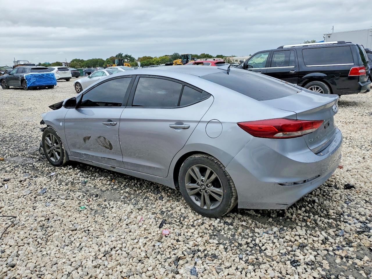 2017 Hyundai Elantra - Image 2