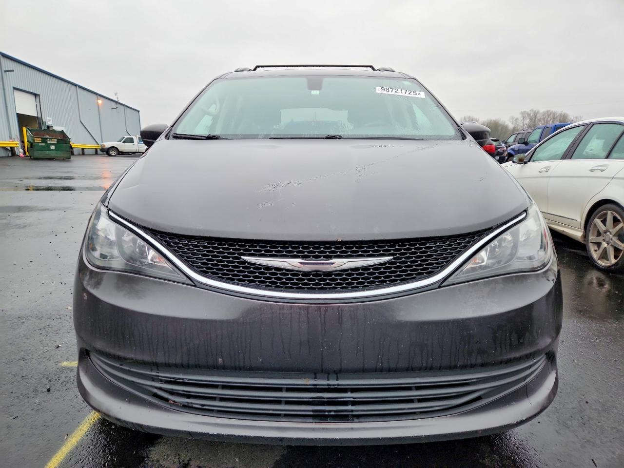 2017 Chrysler Pacifica - Image 5