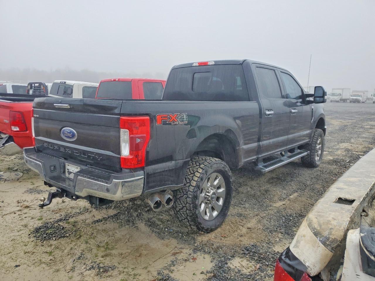 2017 Ford F250 Super Duty - Фото 3