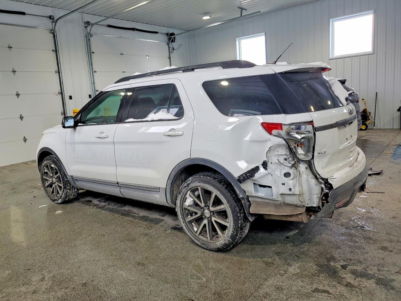 2015 Ford Explorer Xlt - Image 2