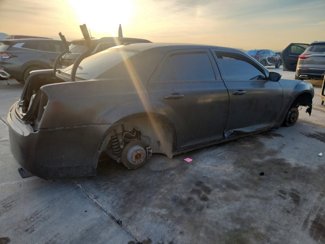 2011 Chrysler 300C - Image 3