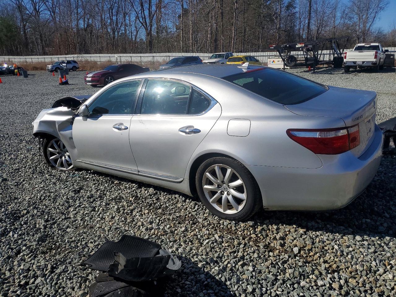 2007 Lexus Ls 460 - Image 2