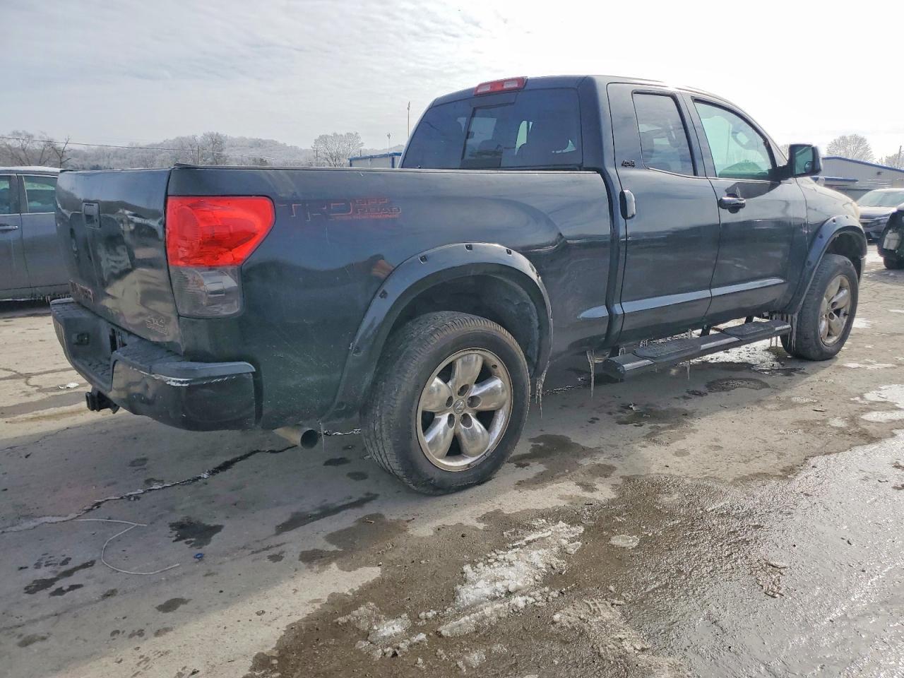2011 Toyota Tundra Double Cab Sr5 - Image 3