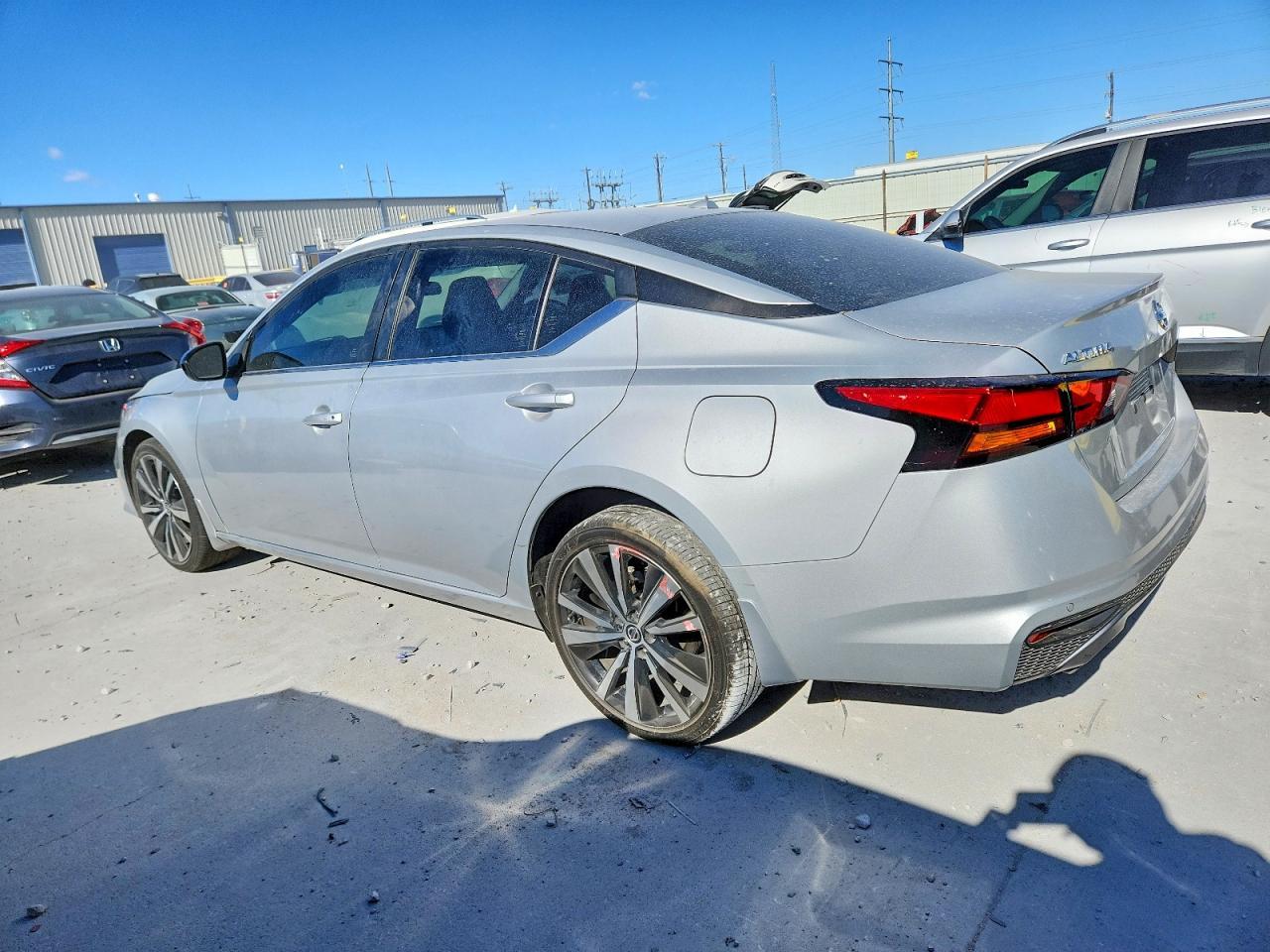 2022 Nissan Altima Sr - Фото 2