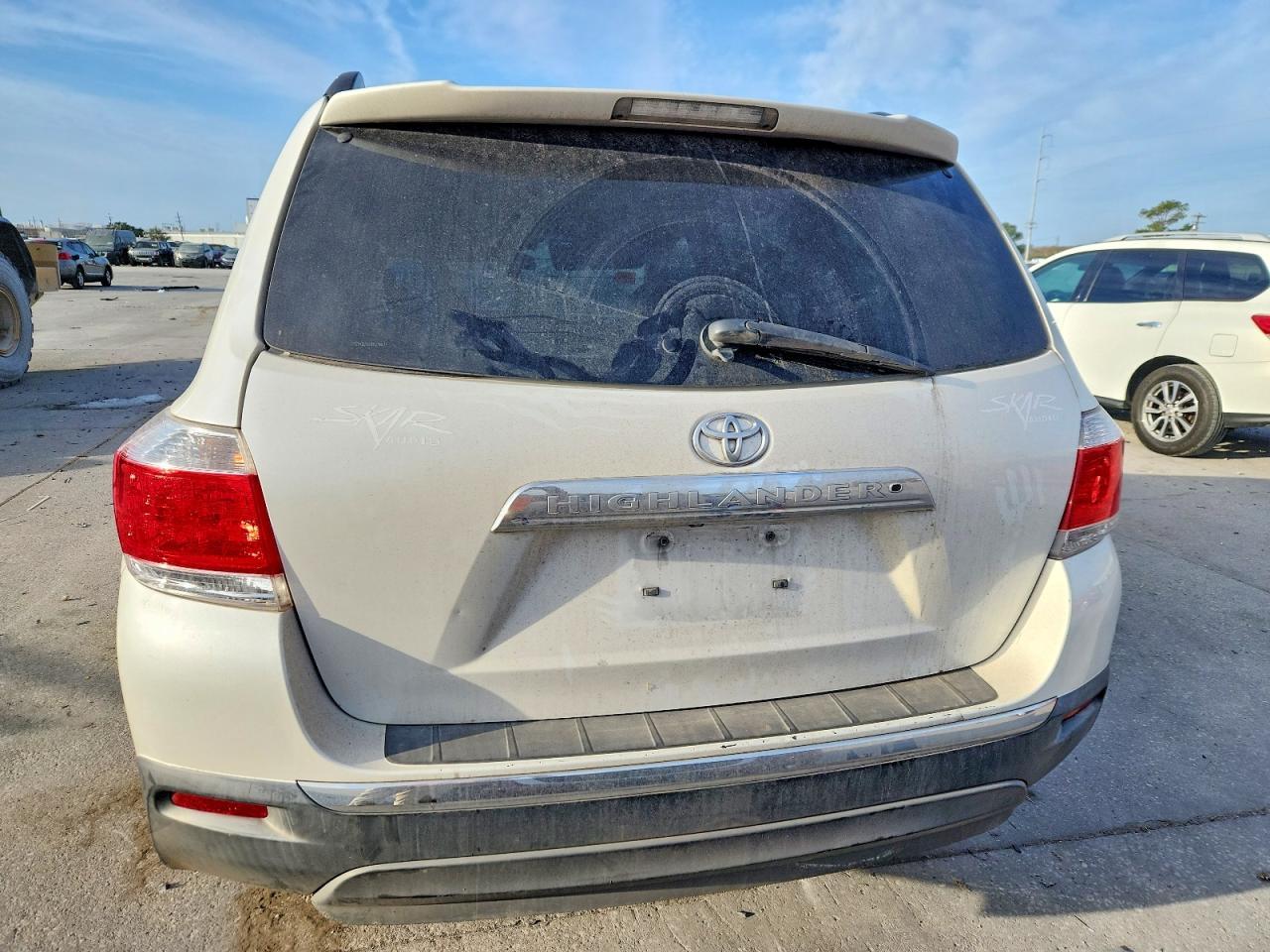2011 Toyota Highlander Limited - Image 6