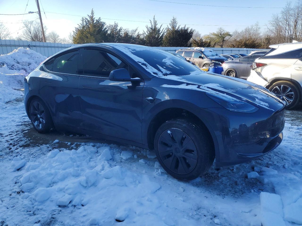 2025 Tesla Model Y - Image 4