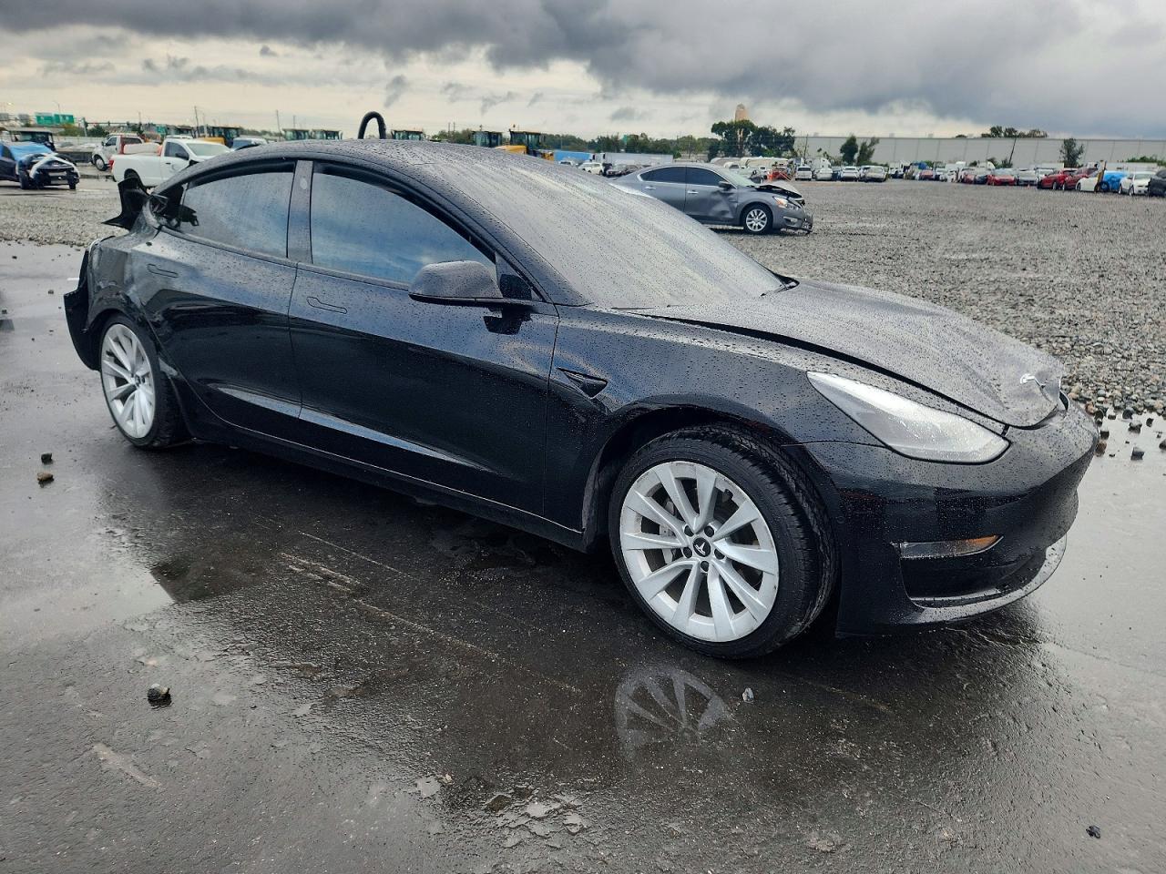 2022 Tesla Model 3 - Фото 4