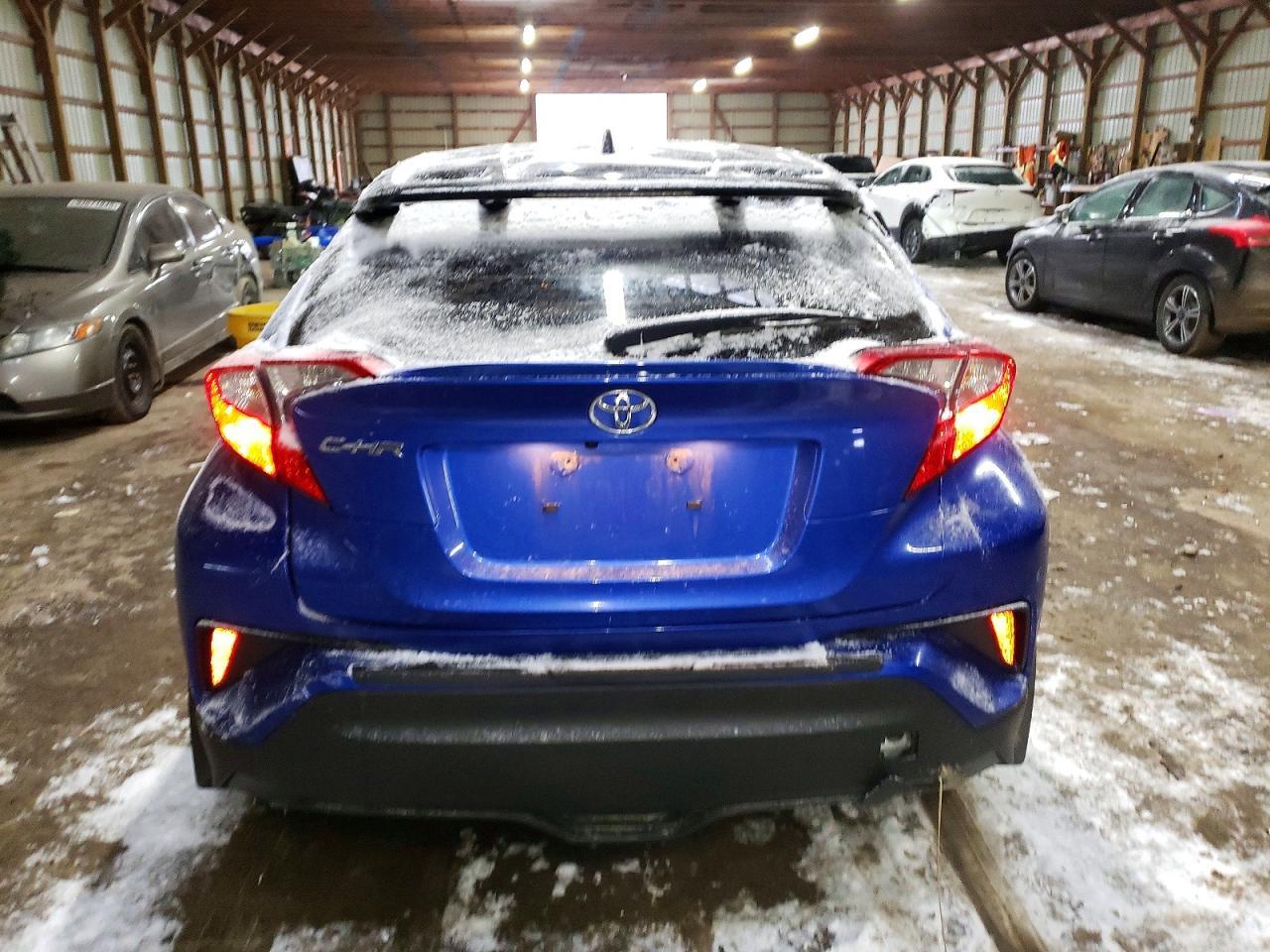 2021 Toyota C-Hr Xle - Фото 6