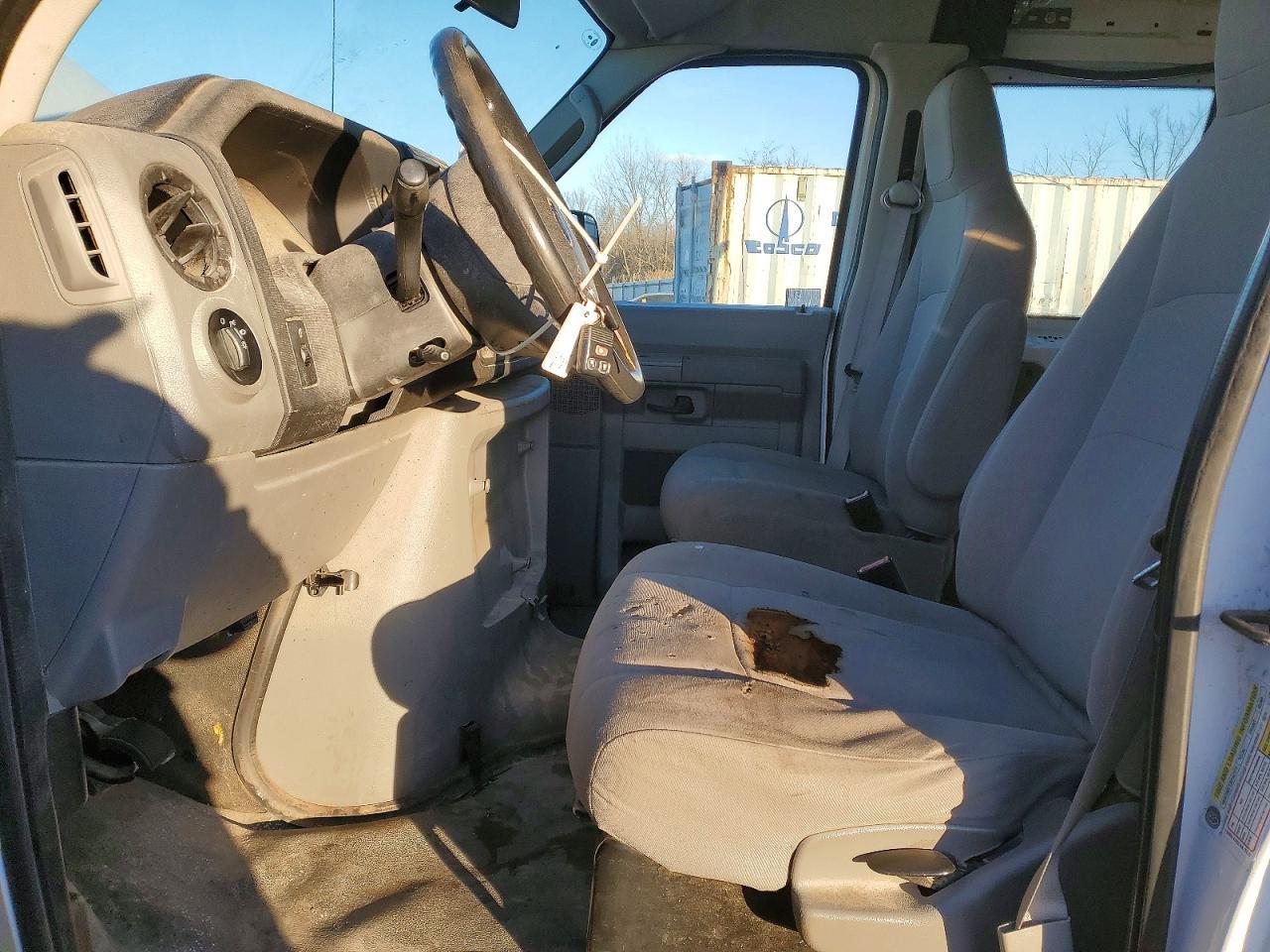 2013 Ford Econoline E250 Van - Image 7