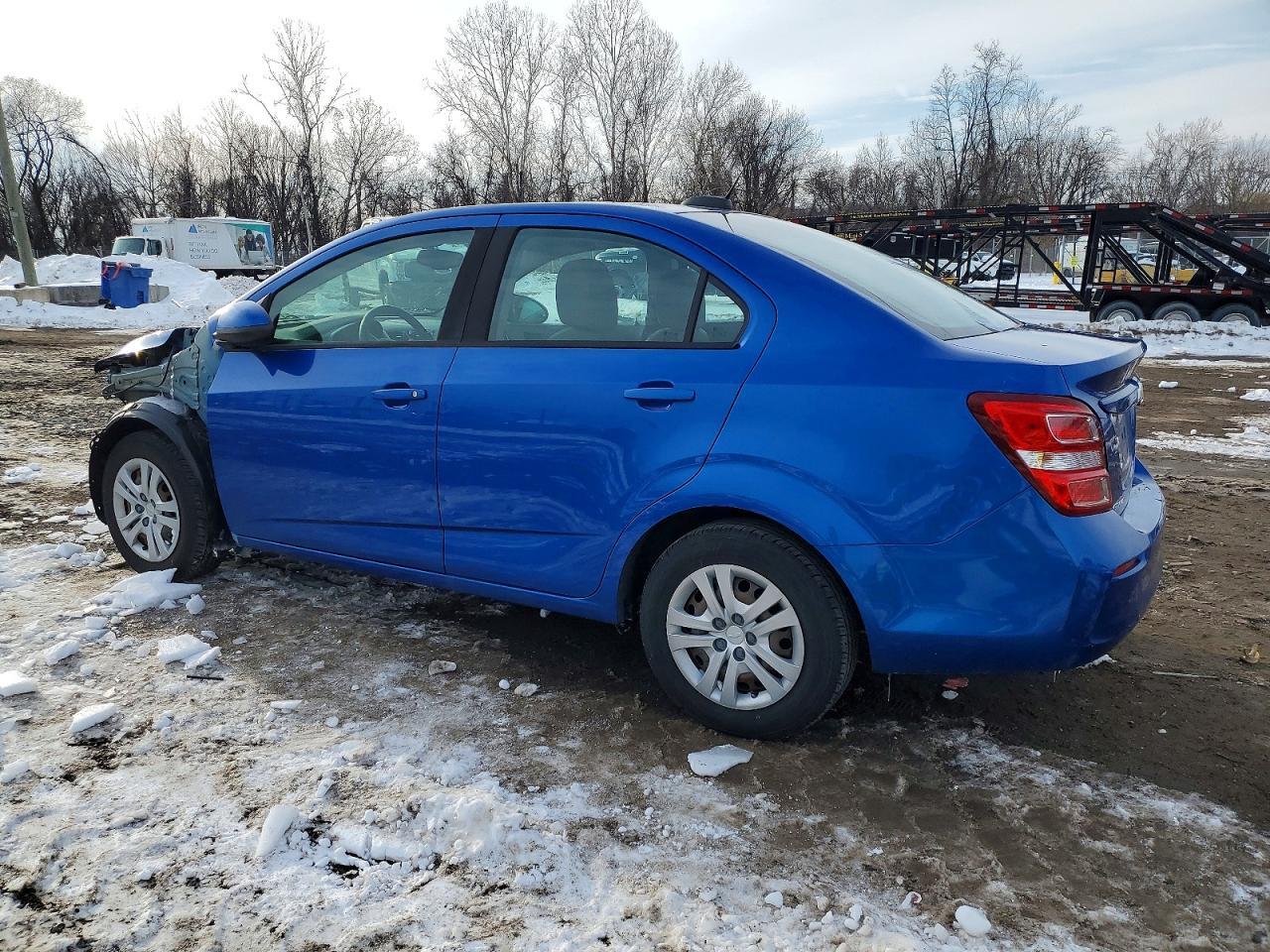 2018 Chevrolet Sonic Ls - Фото 2