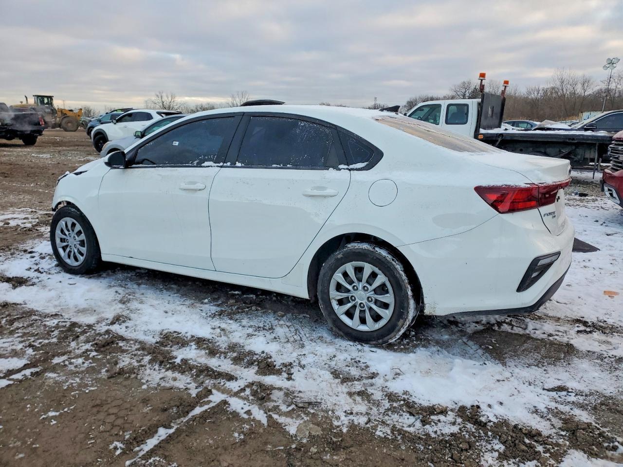 2021 Kia Forte Fe - Фото 2