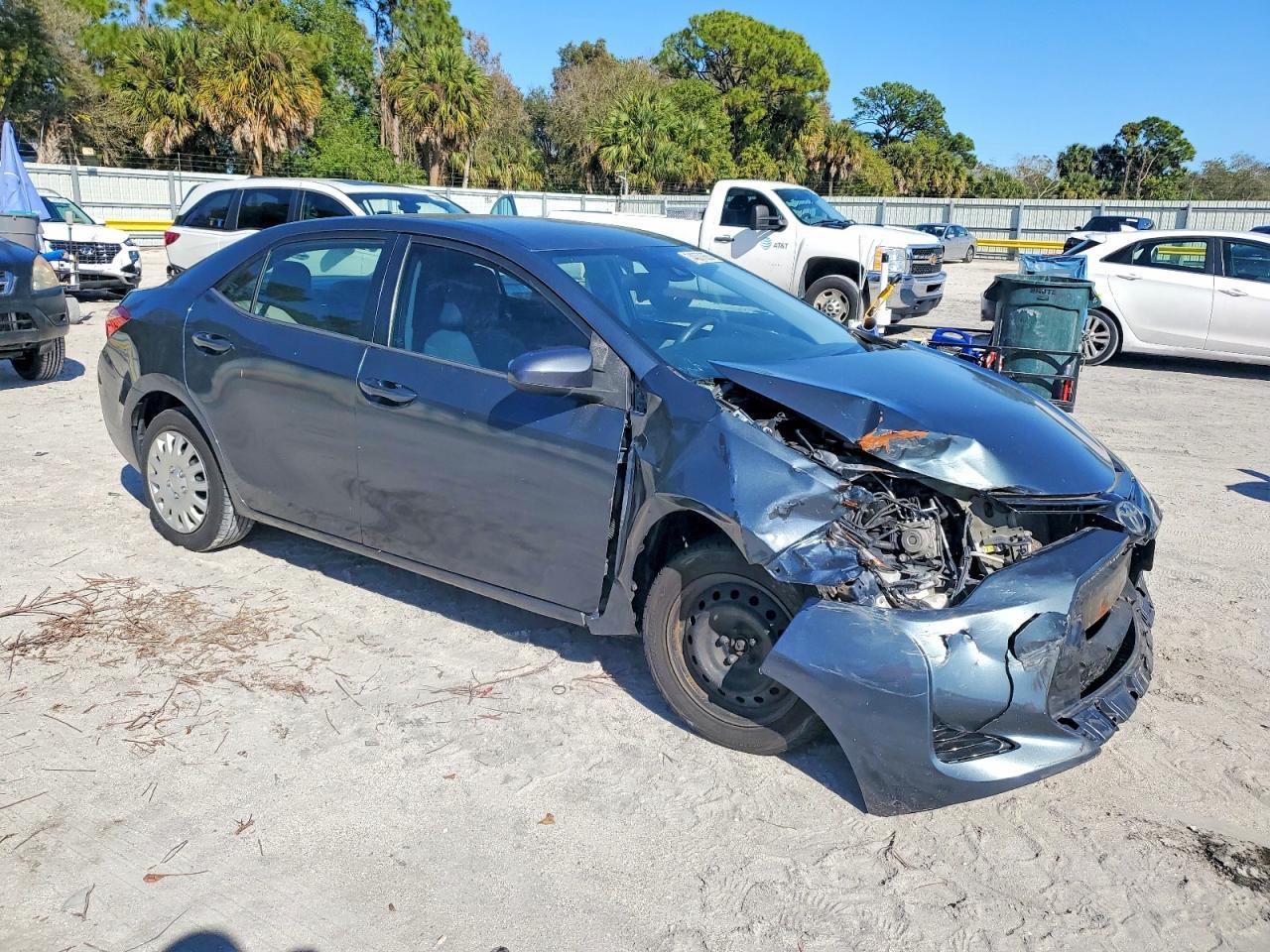 2017 Toyota Corolla L - Фото 4