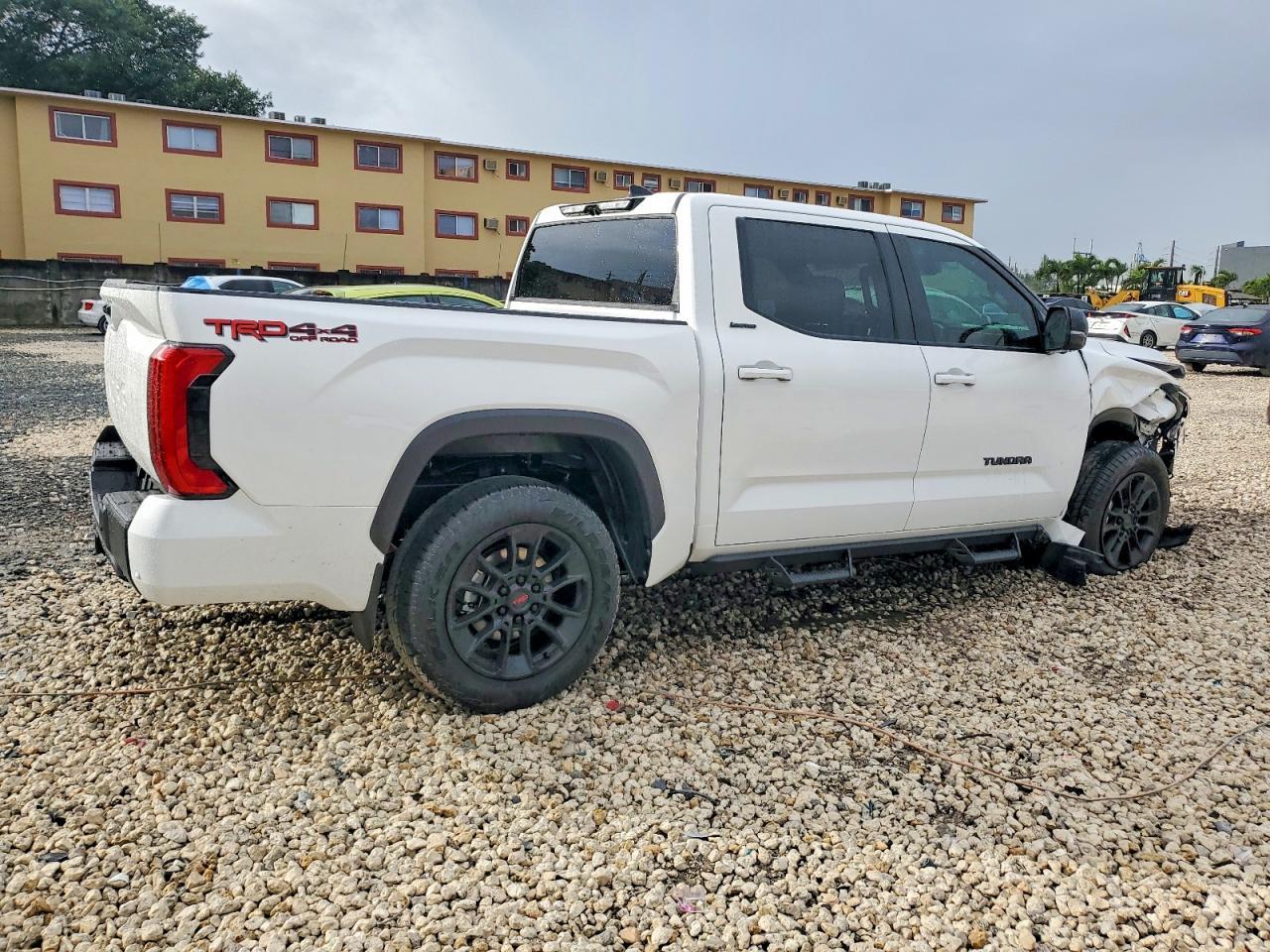 2026 Toyota Tundra Limited - Фото 3