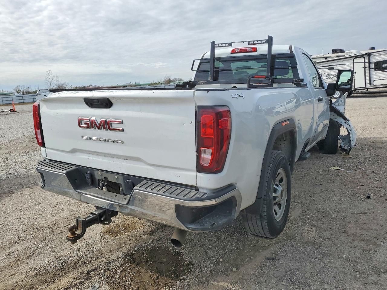 2022 GMC Sierra K2500 Heavy Duty - Image 3