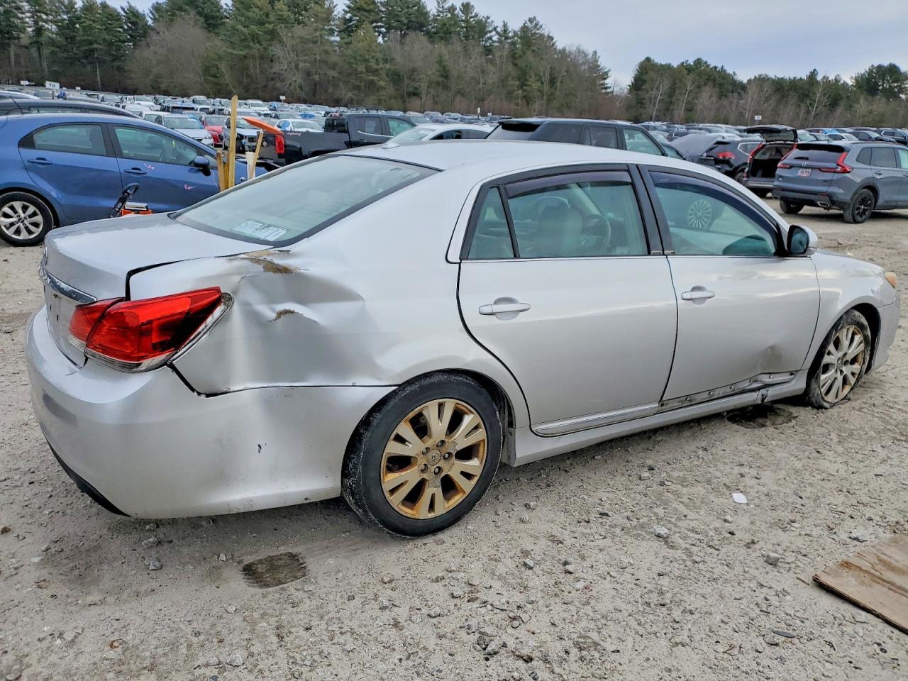 2011 Toyota Avalon Base - Фото 3