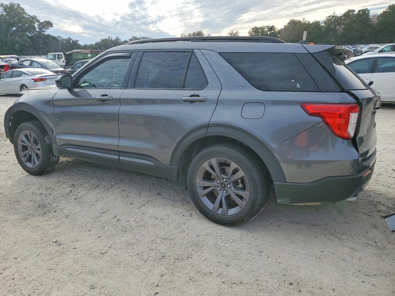 2022 Ford Explorer Xlt - Image 2