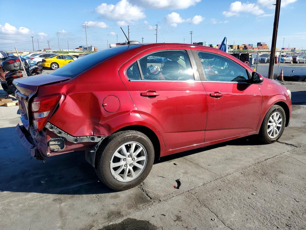 2018 Chevrolet Sonic Lt - Фото 3
