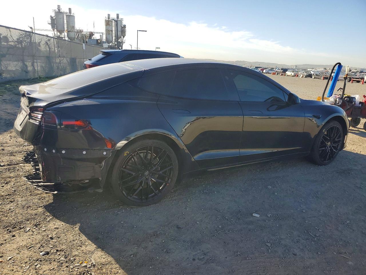 2022 Tesla Model S - Image 3