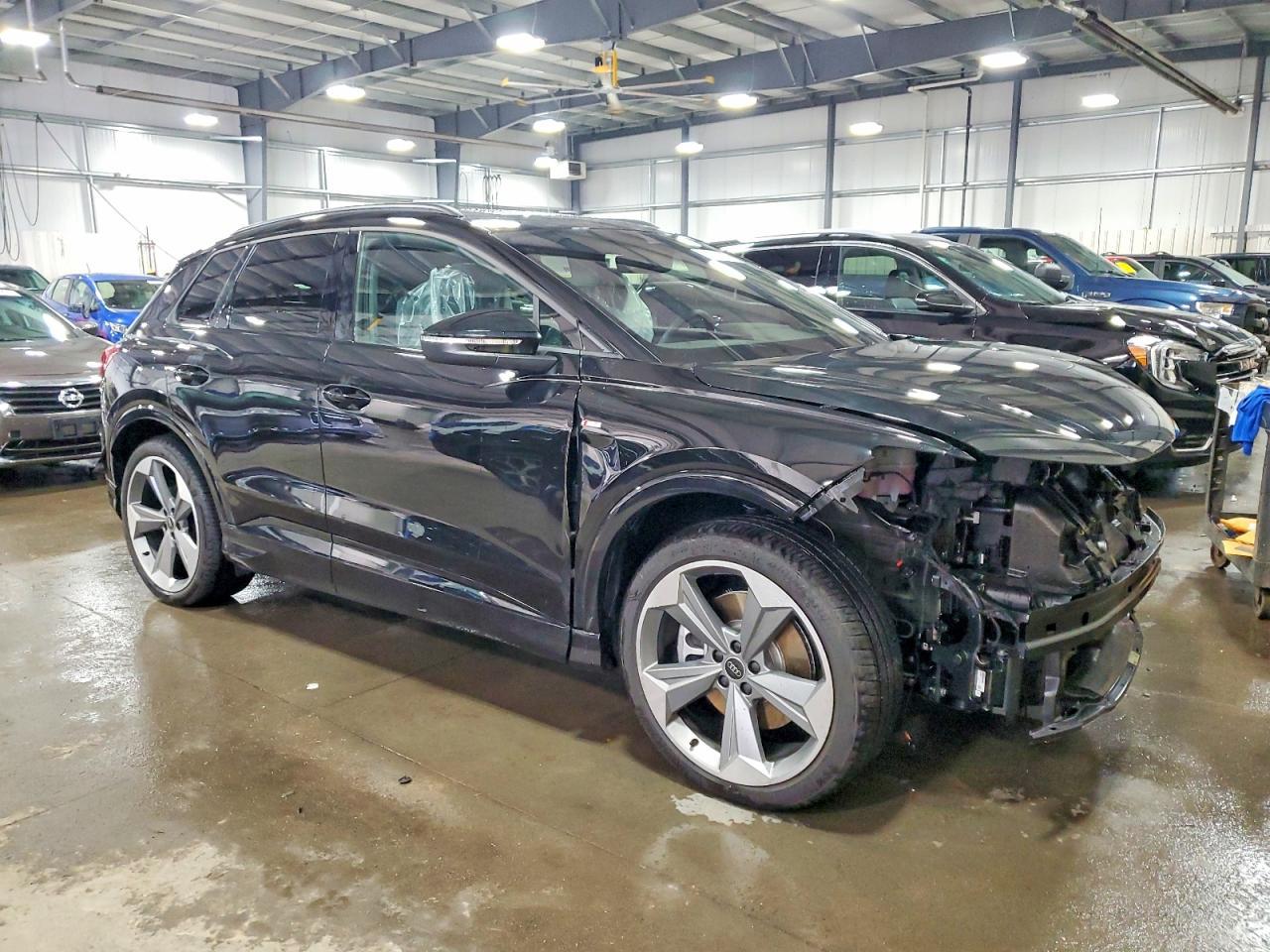 2025 Audi Q4 E-Tron Premium Plus - Фото 4