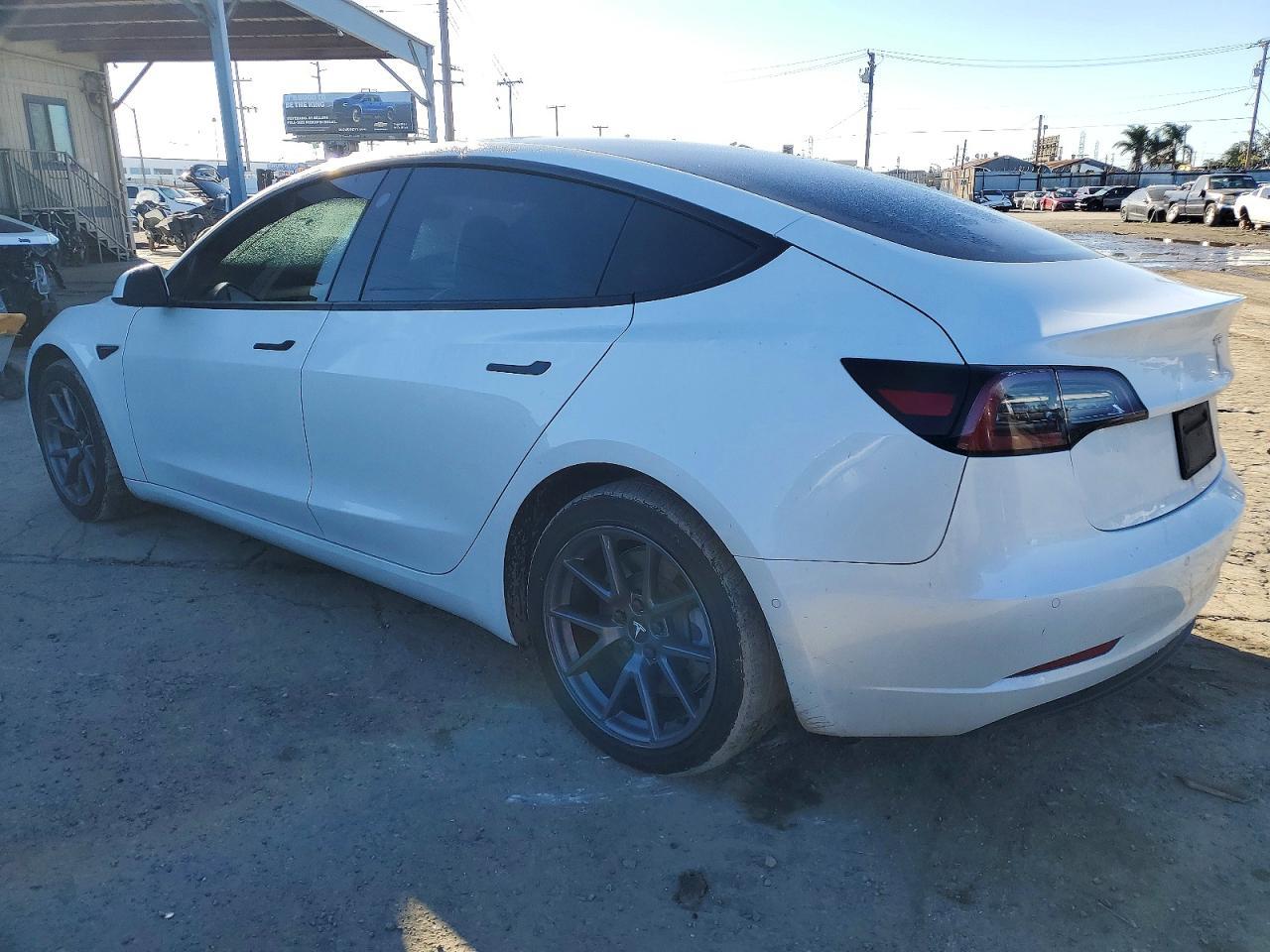 2022 Tesla Model 3 - Image 2