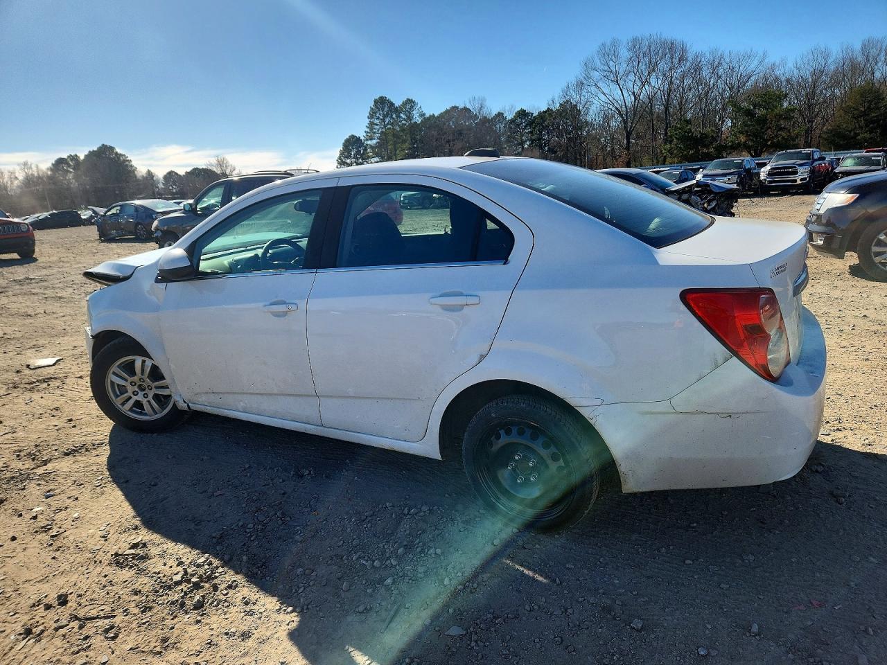 2015 Chevrolet Sonic Lt - Фото 2