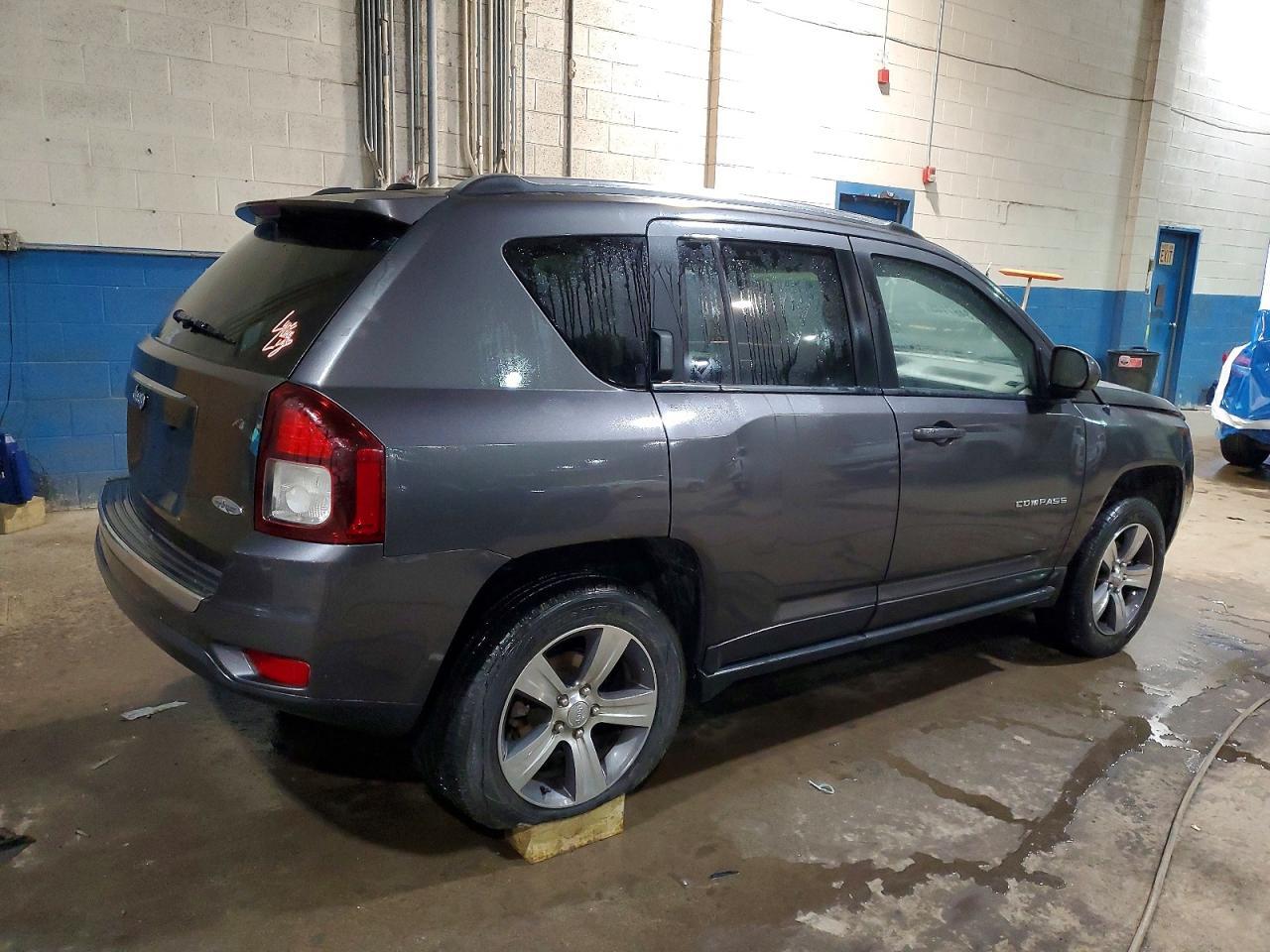 2016 Jeep Compass Latitude - Фото 3