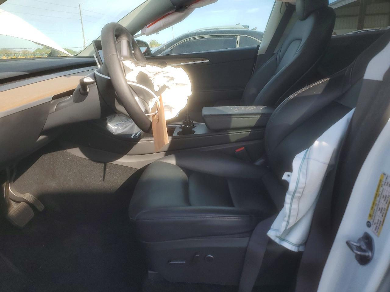 2023 Tesla Model Y - Image 7